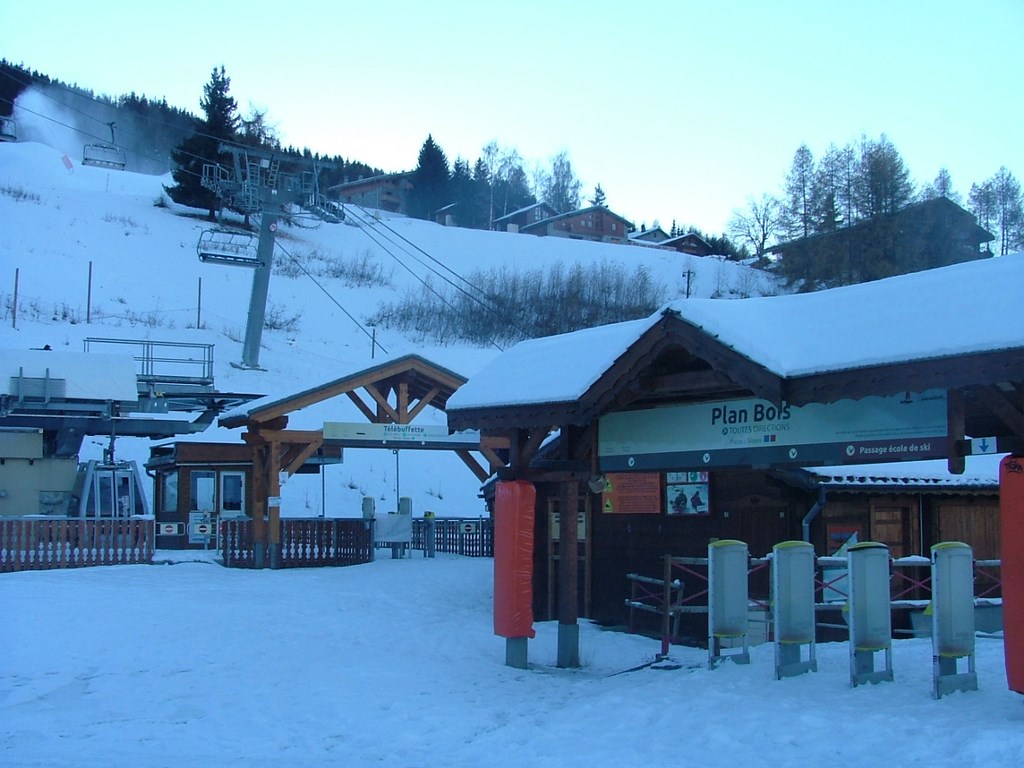 départ du télébuffette et du télésiège plan bois