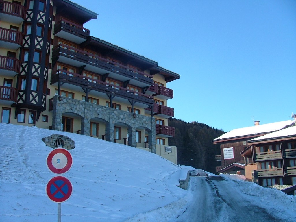 voie d'accès à la résidence l'Epervier